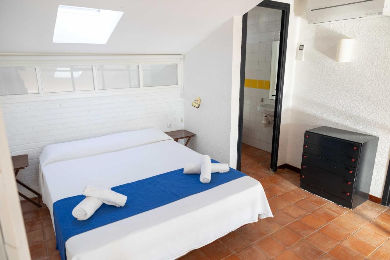 Apartamentos Les Barbes 칼데스 데스트락 외부 사진