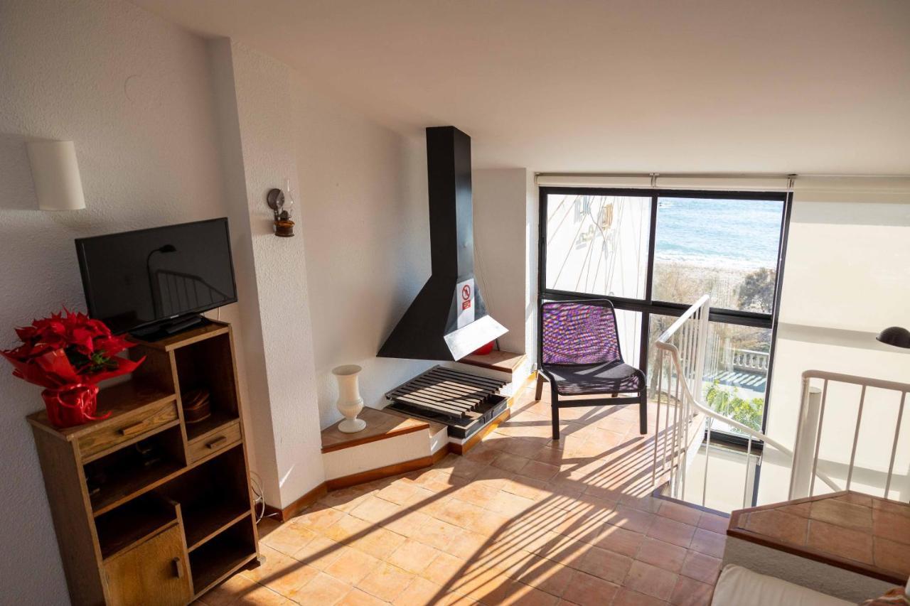Apartamentos Les Barbes 칼데스 데스트락 외부 사진