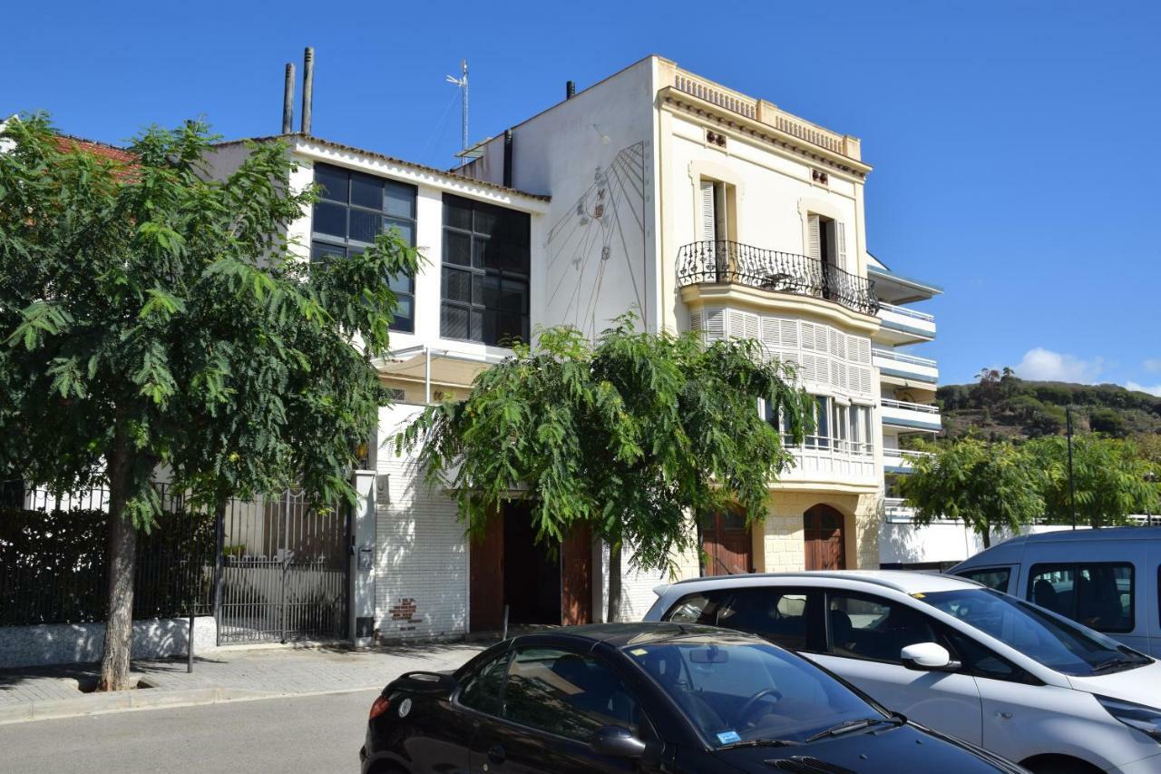 Apartamentos Les Barbes 칼데스 데스트락 외부 사진